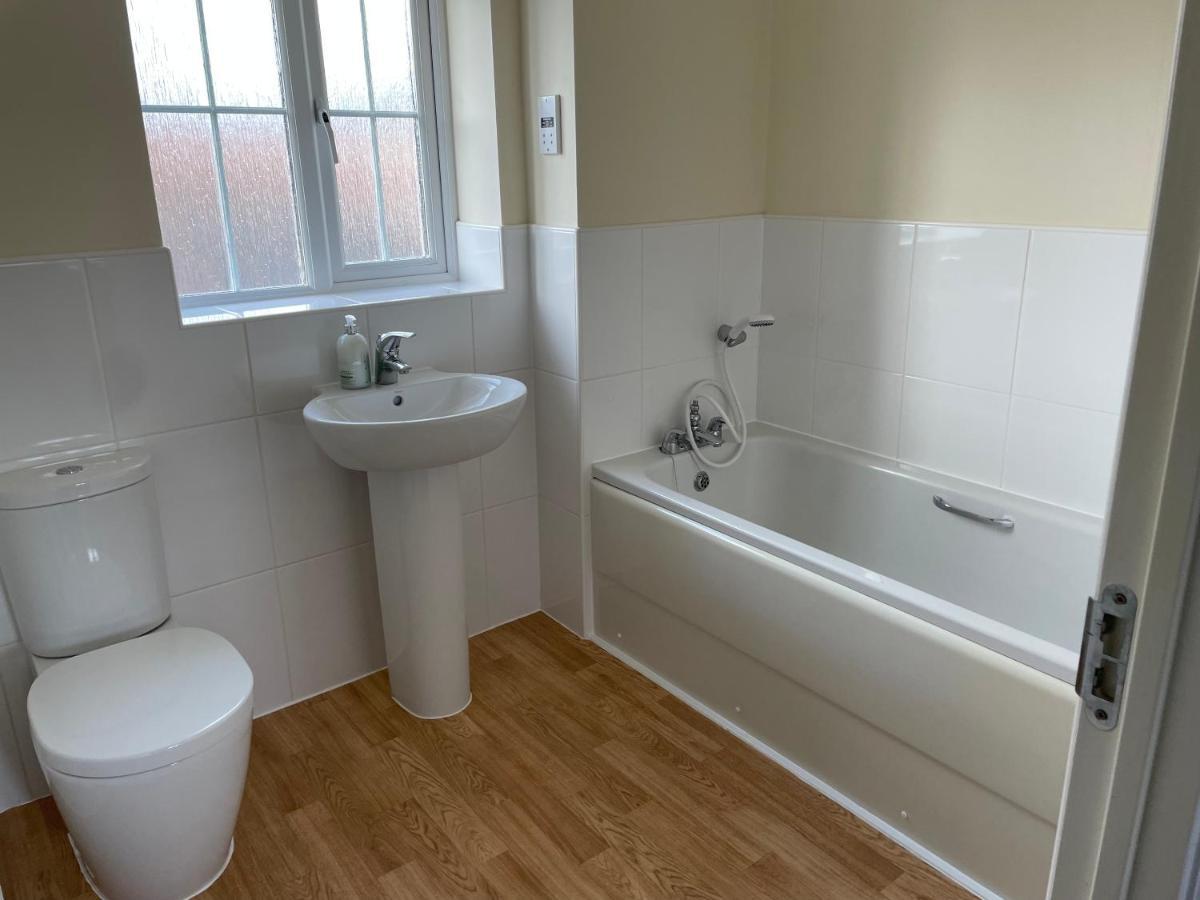 Stunning Large Detached Gloucester, 4 Beds, 3 Bedroom, 2 Bathroom Property, Nr Chelt, The Docks And Quays Sleeps 6 Exterior foto