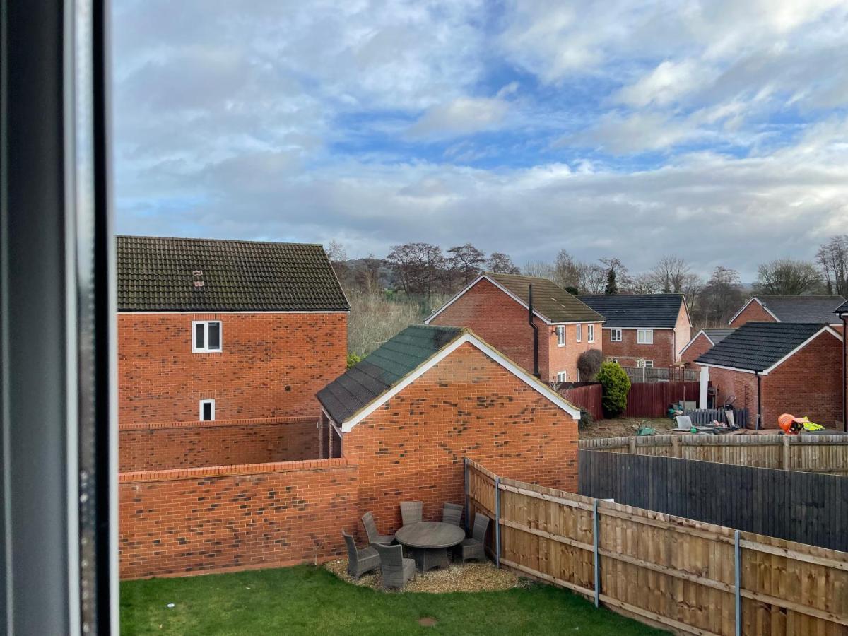 Stunning Large Detached Gloucester, 4 Beds, 3 Bedroom, 2 Bathroom Property, Nr Chelt, The Docks And Quays Sleeps 6 Exterior foto